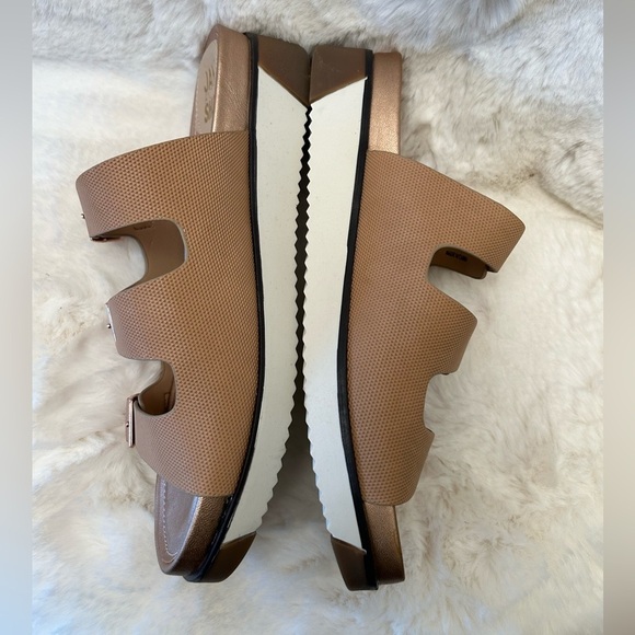 JANE AND THE SHOE Nola Tan Sandals with Adjustable Straps NWOT Sz-8.5. C - Picture 5 of 9